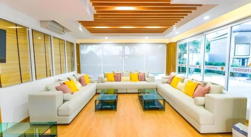 Gt Residence Hotel Buriram Luaran gambar