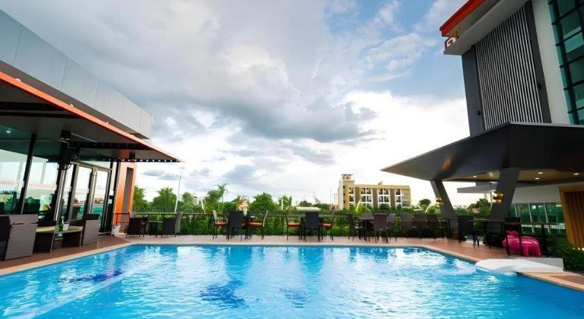 Gt Residence Hotel Buriram Luaran gambar