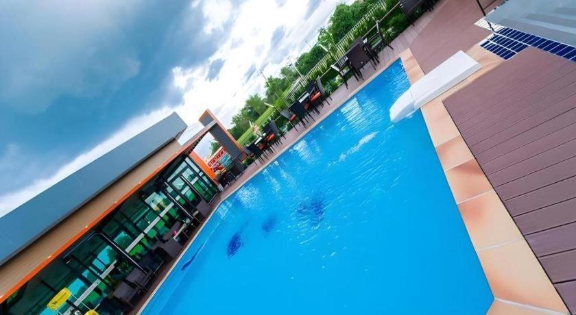 Gt Residence Hotel Buriram Luaran gambar